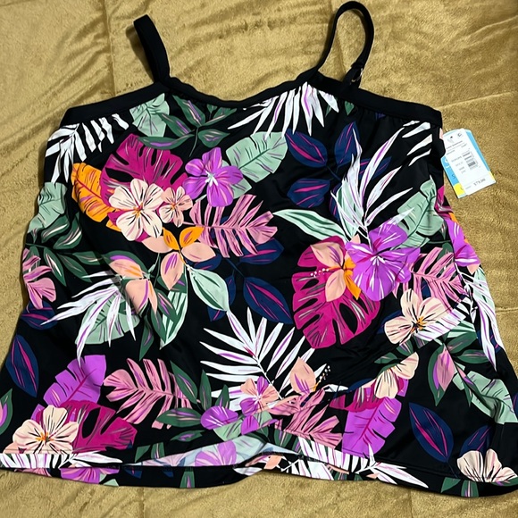 Swim top - Picture 1 of 5